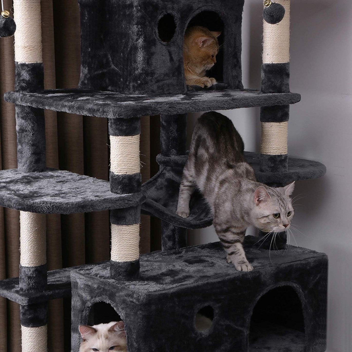 Spacious Cat Tree for Large Breeds