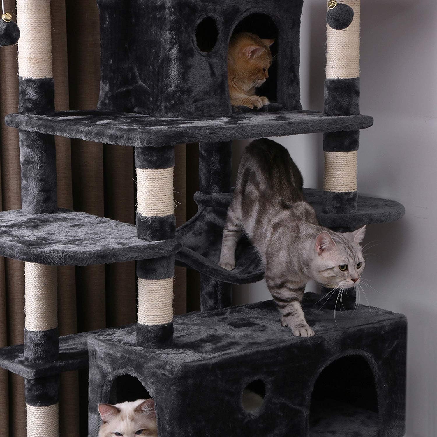 Spacious Cat Tree for Large Breeds
